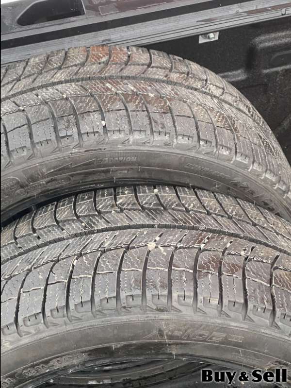 1 pair of Michelin X-ICE winter tires 225/45r17