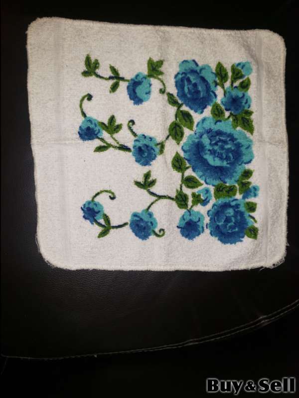 2 facecloths 12 x 11 flowers $2.40