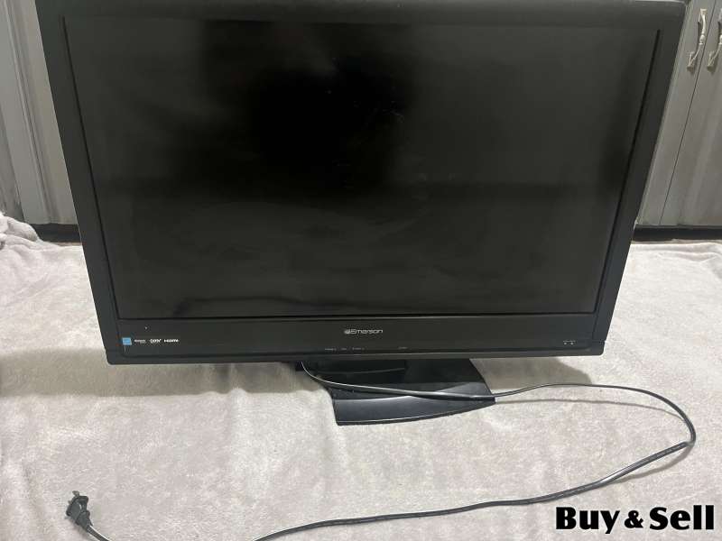 32" HDTV Television Emerson 2010 Model