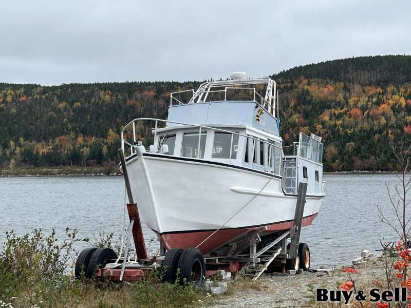 42 Ft Pleasure Cabin Cruiser