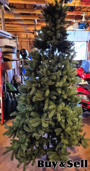 7' Christmas Tree in Excellent Condition