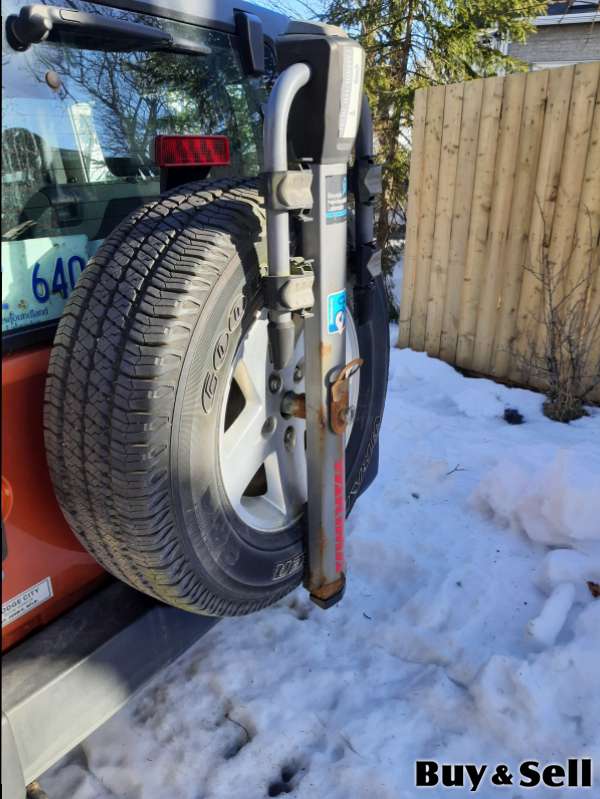 Bicycle rack for jeep 