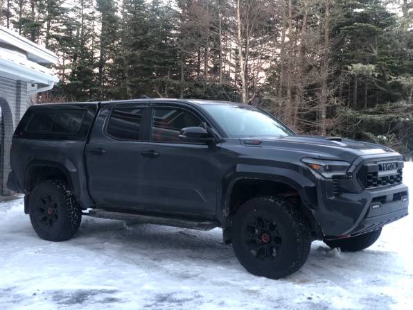 2025 TOYOTA TACOMA TRD DOUBLE CAB PRO HYBRID LOADED 9K