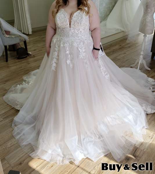 Brand New Stella York Wedding Dress