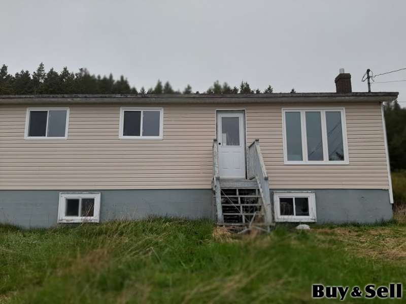 Bungalow 3 bed/1 bath full 8ft concrete basement