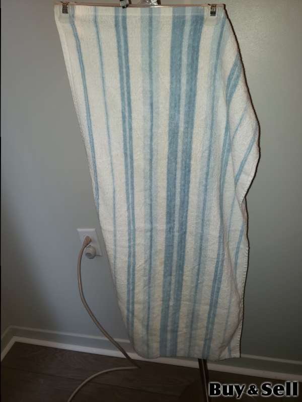 Hand towel 37 x 18 striped $3.70