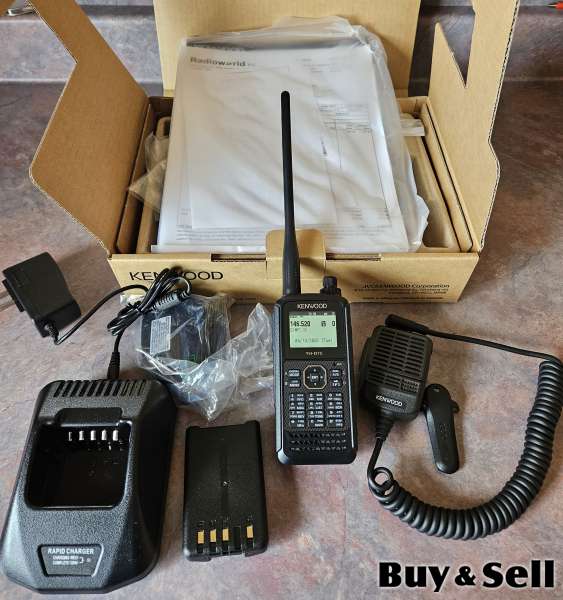 Kenwood TH-D75A with amp