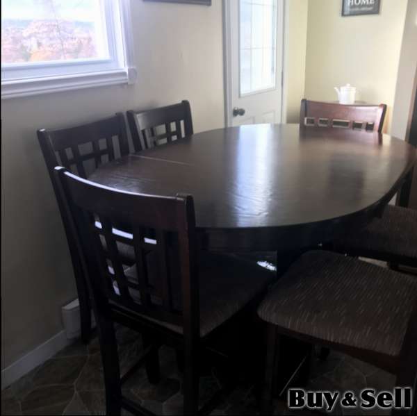 Kitchen dining table and 6 chairs