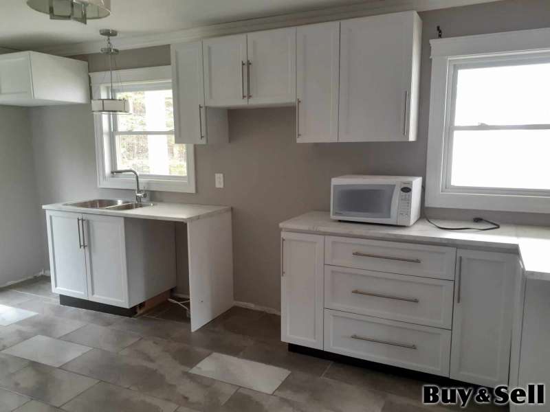 Main floor level 1bdm apartment available June 1st
