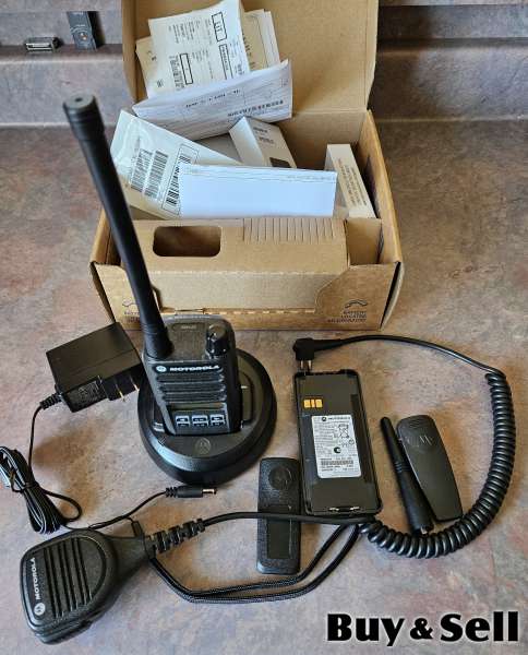 Motorola CP100d vhf