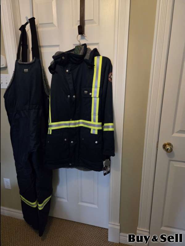 NEW HELLY HANSON WINTER JACKET AND PANTS