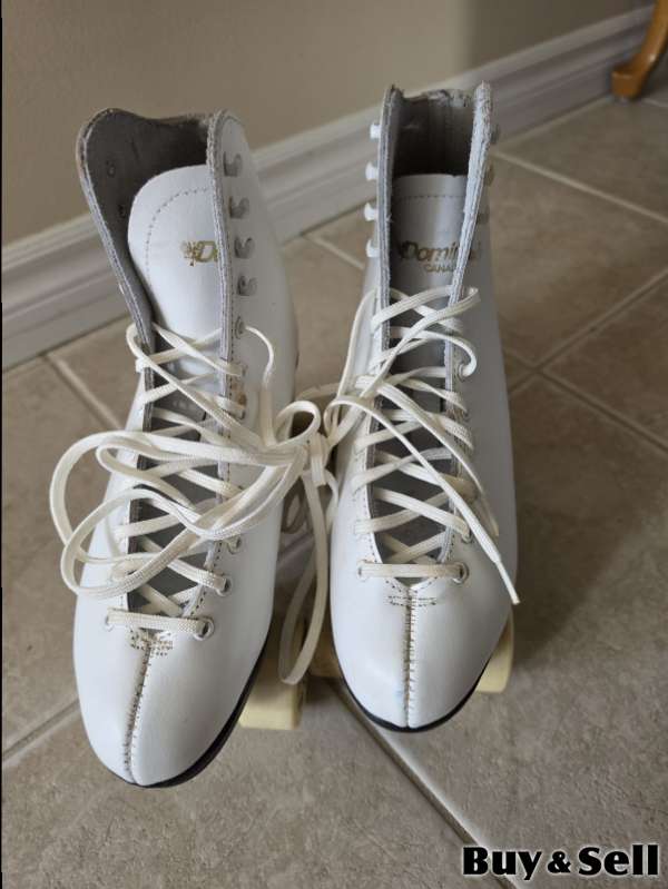 new ladies roller skates  size 7 1/2