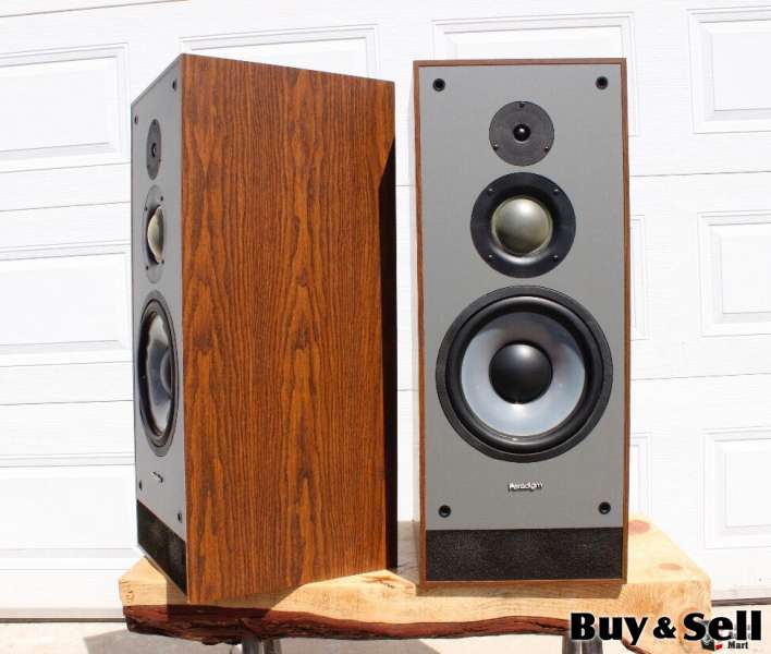 Paradigm 11se speakers w/4 grills in ex condition 