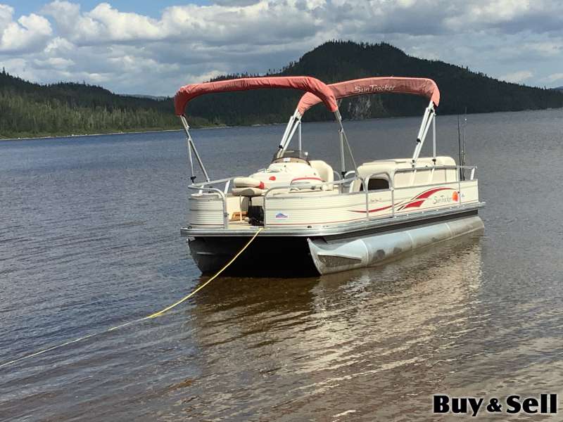 Pontoon Boat