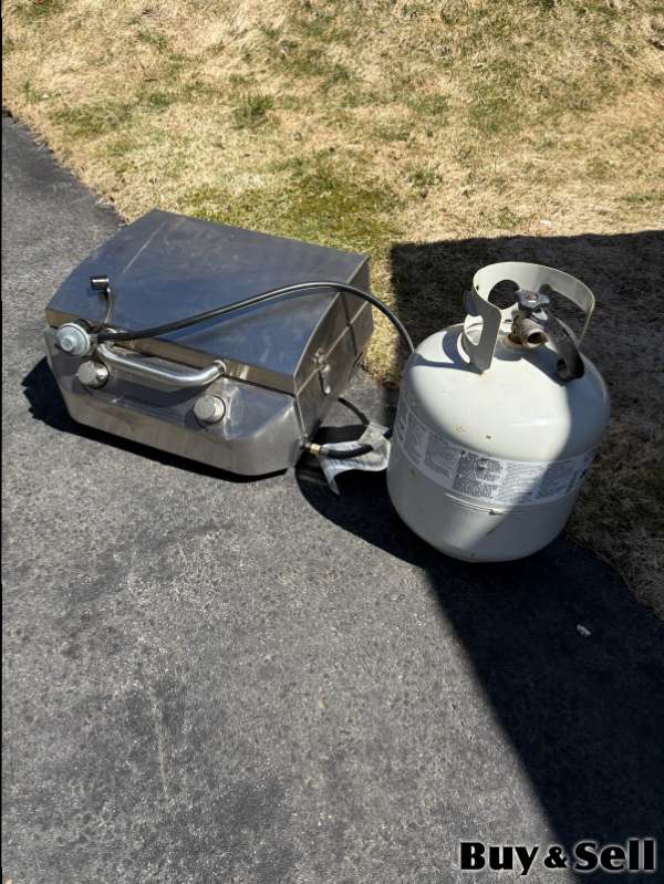 Portable Gas Grill and full tank