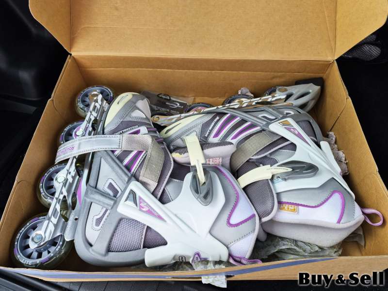 Rollerskates by WING XS. Ladies Size 10