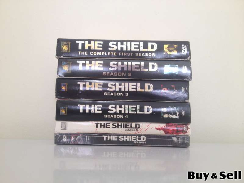 The Shield TV series box sets $40 FIRM!