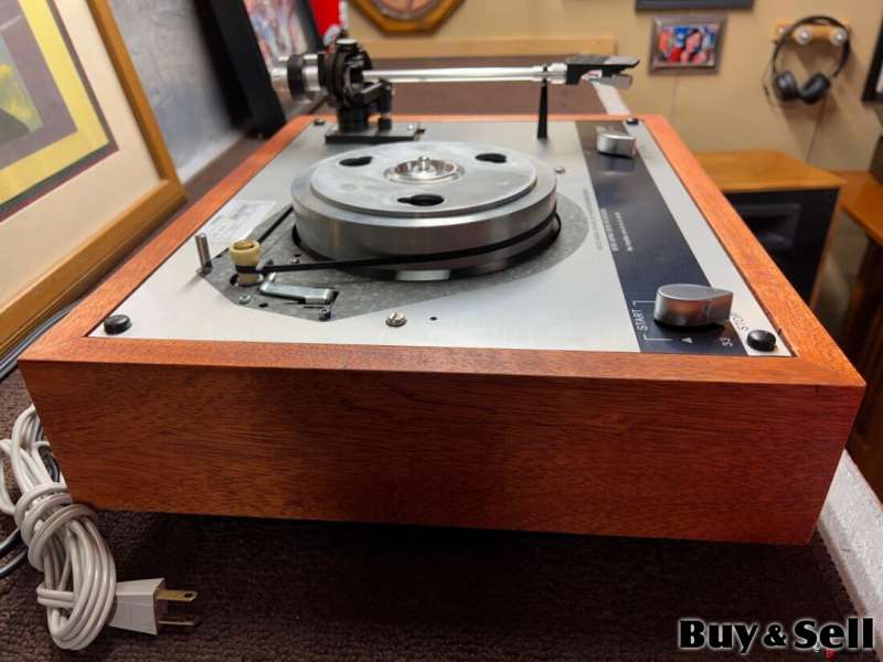 Thorens TD 145 Turntable. No dustcover or cartridg