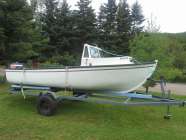 windshield and cuddy, 40hp Yamaha motor and trailer, ...