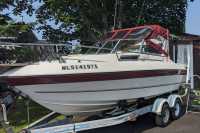 Cabin cruiser 
