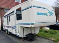 1995 Triple E Emerald Series FS2801 5th Wheel - Photo 1 of 2
