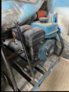 2 GAS MAKITA WATER PUMPS