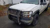 2005 Chevy 3500 4X4 SRW Diesel 4 door long box.