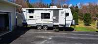 2009 Fleetwood Wilderness camping trailer - Photo 1 of 10