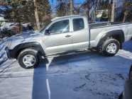 2013 Toyota Tacoma 4x4 5 speed standard 