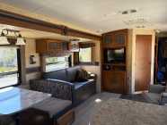 2014 Springdale 32ft Travel Trailer   - Photo 4 of 6