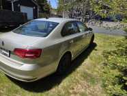 2015 VW Jetta Highline - Photo 6 of 9