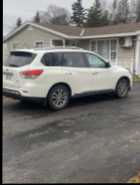 Pathfinder SUV - Photo 2 of 17