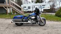 2017 Harley Davidson Ultra Limited - Photo 1 of 10