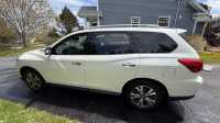 2017 Nissan Pathfinder SL Premium - Photo 3 of 10