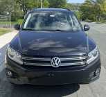 2017 Volkswagen Tiguan AWD low klms.