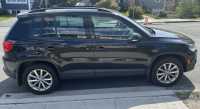 2017 Volkswagen Tiguan AWD low klms. - Photo 1 of 9
