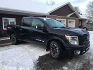 2018 Nissan Titan Pro X4 Crew Cab - Photo 4 of 11