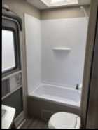 2018 Shasta Revere 29SK - Photo 4 of 10