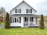 4 bdr House downtown Botwood, Great Garage 