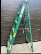 6’ Werner fiberglass stepladder 