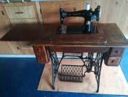 ANTIQUE 1936 Singer Sewing machine