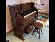 Antique pump organ - Photo 1 of 2