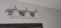 Bathroom light fixture - Photo 1 of 2