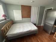Bed setting for rent, own bathroom  - Photo 9 of 10