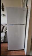 apartment size refrigerator