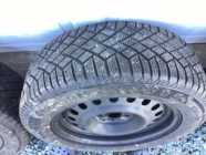 Snow tires on rims, 225/60R17 5 stud. Good conditi - Photo 3 of 9