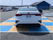 2021 Kia Forte LX 4dr Sedan  - Photo 4 of 18