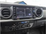 2021 Toyota Tacoma 4x4 Double Cab 6 ft. box  - Photo 11 of 17