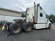 2012 Peterbilt Tractor Truck - Photo 2 of 12