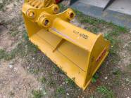 Unused 60" Komatsu PC 120 Excavator Clean Up Bucket